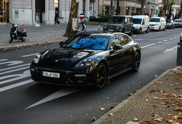 Porsche 971 Panamera Turbo