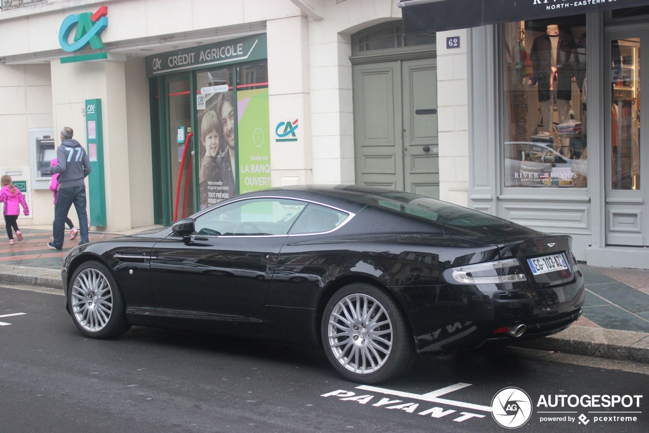 Aston Martin DB9