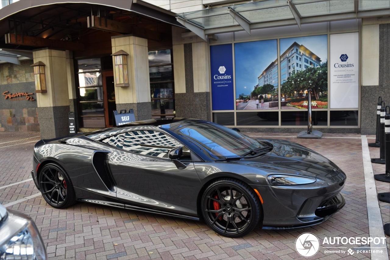 McLaren GT