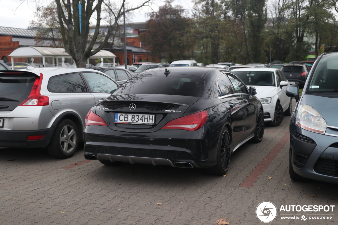 Mercedes-Benz CLA 45 AMG C117