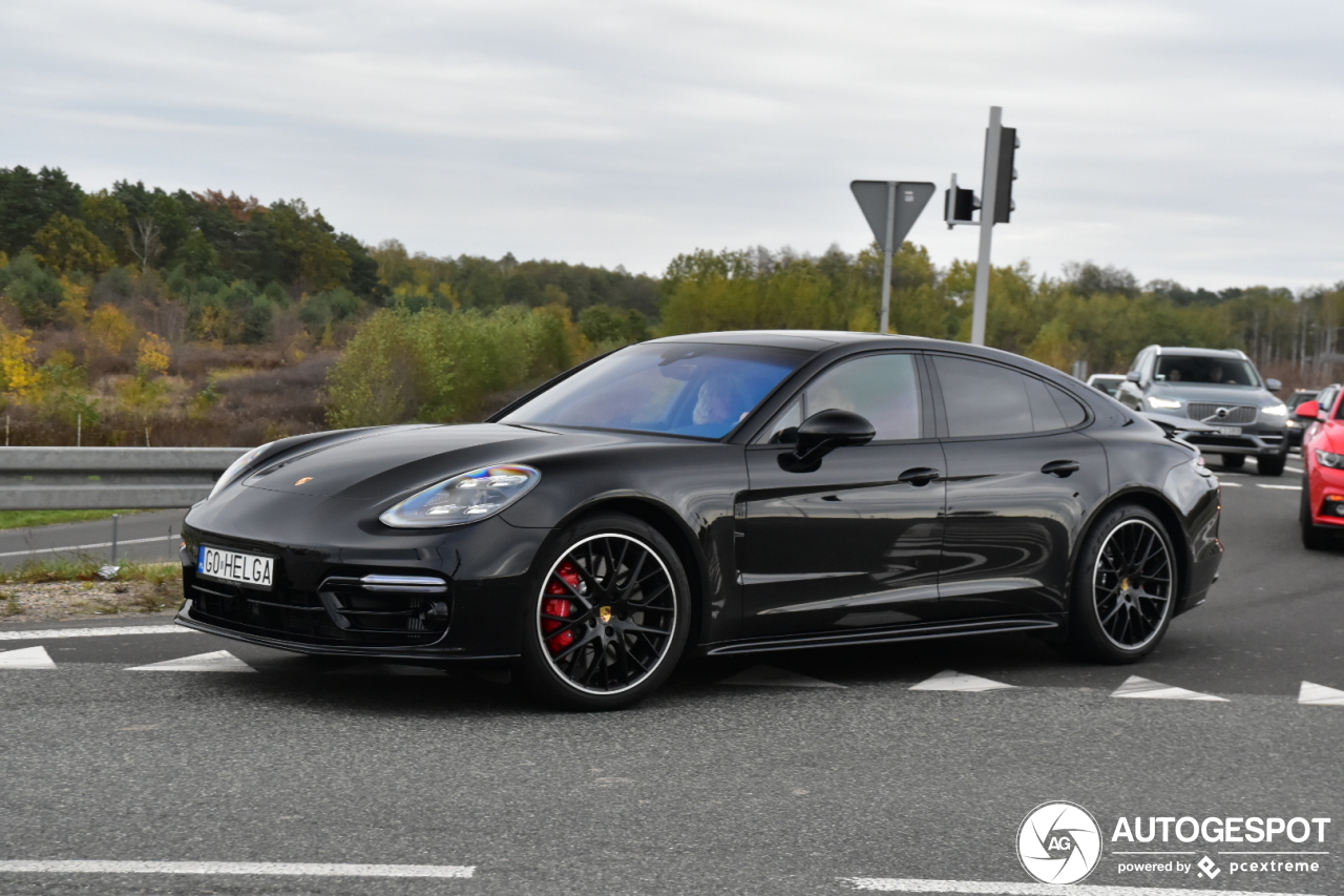 Porsche 971 Panamera Turbo