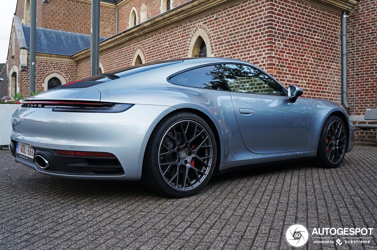 Porsche 992 Carrera 4S