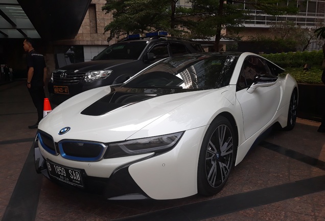 BMW i8