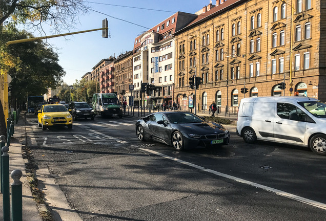 BMW i8