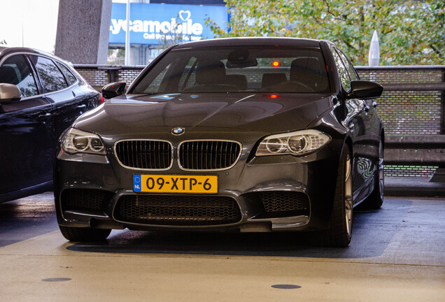 BMW M5 F10 2011