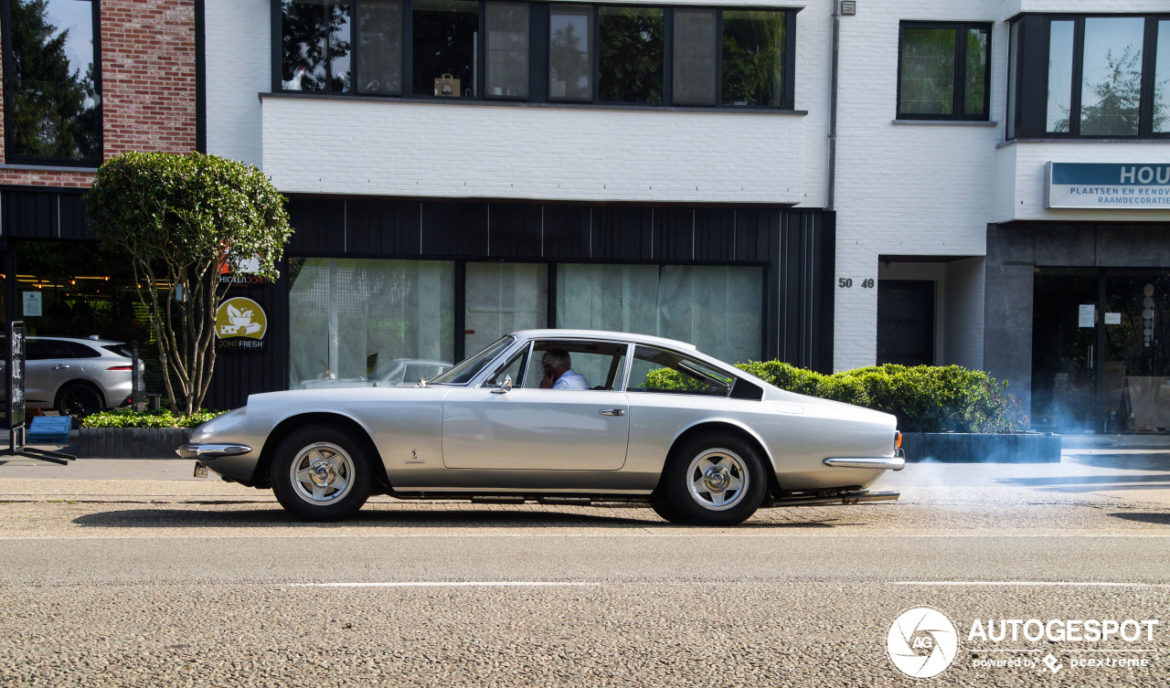 Ferrari 365 GT 2+2