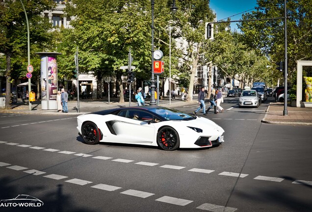 Lamborghini Aventador LP700-4 Pirelli Edition