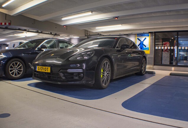 Porsche 971 Panamera Turbo S E-Hybrid