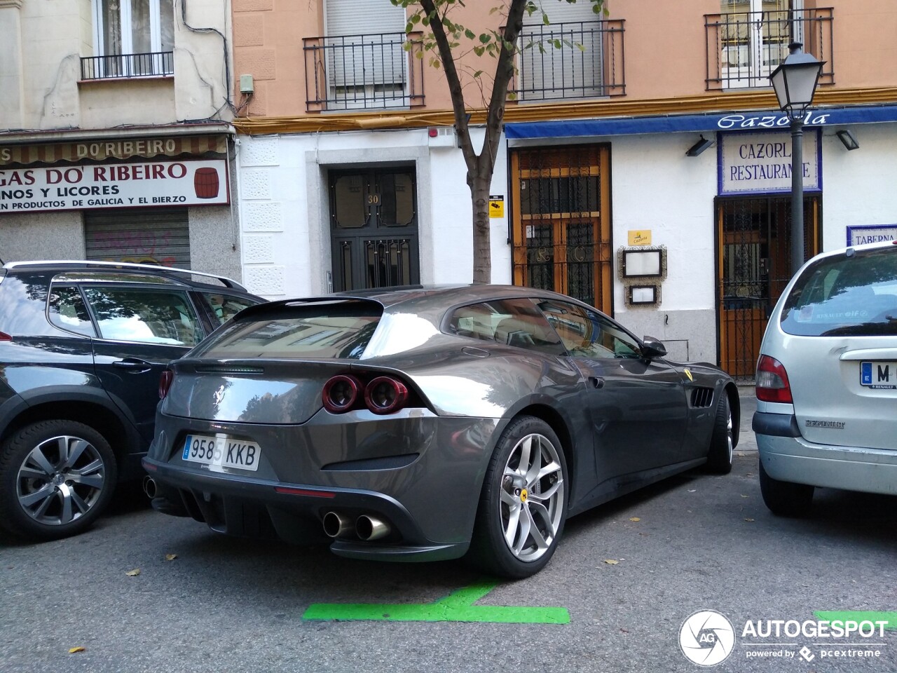 Ferrari GTC4Lusso T