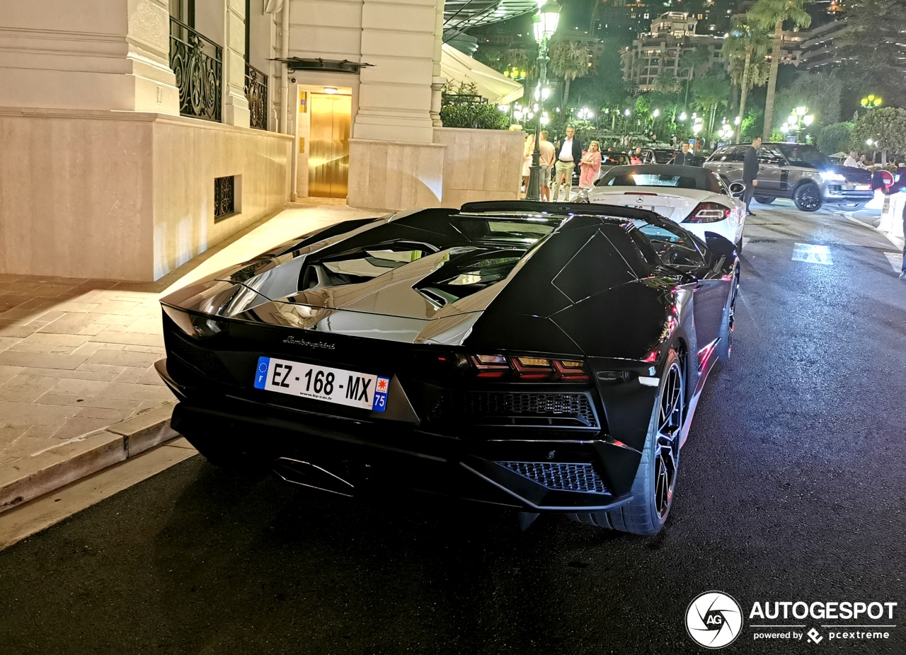 Lamborghini Aventador S LP740-4 Roadster