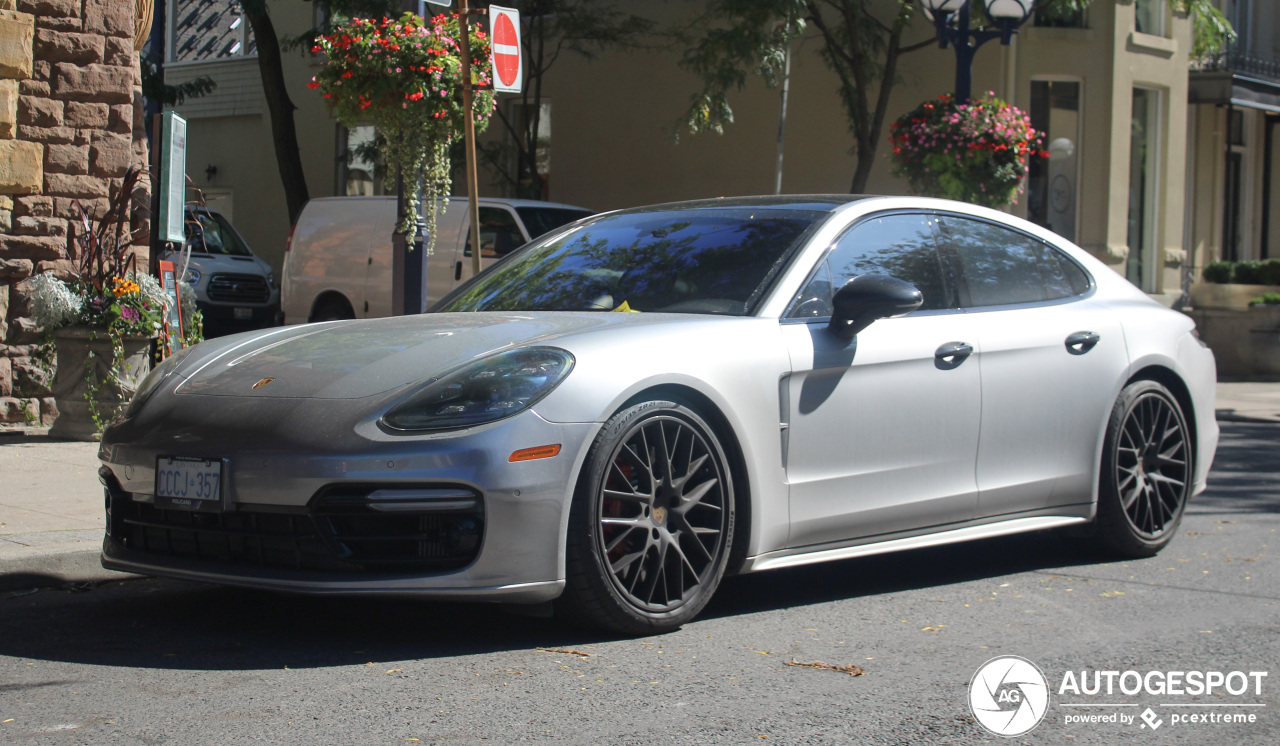 Porsche 971 Panamera Turbo