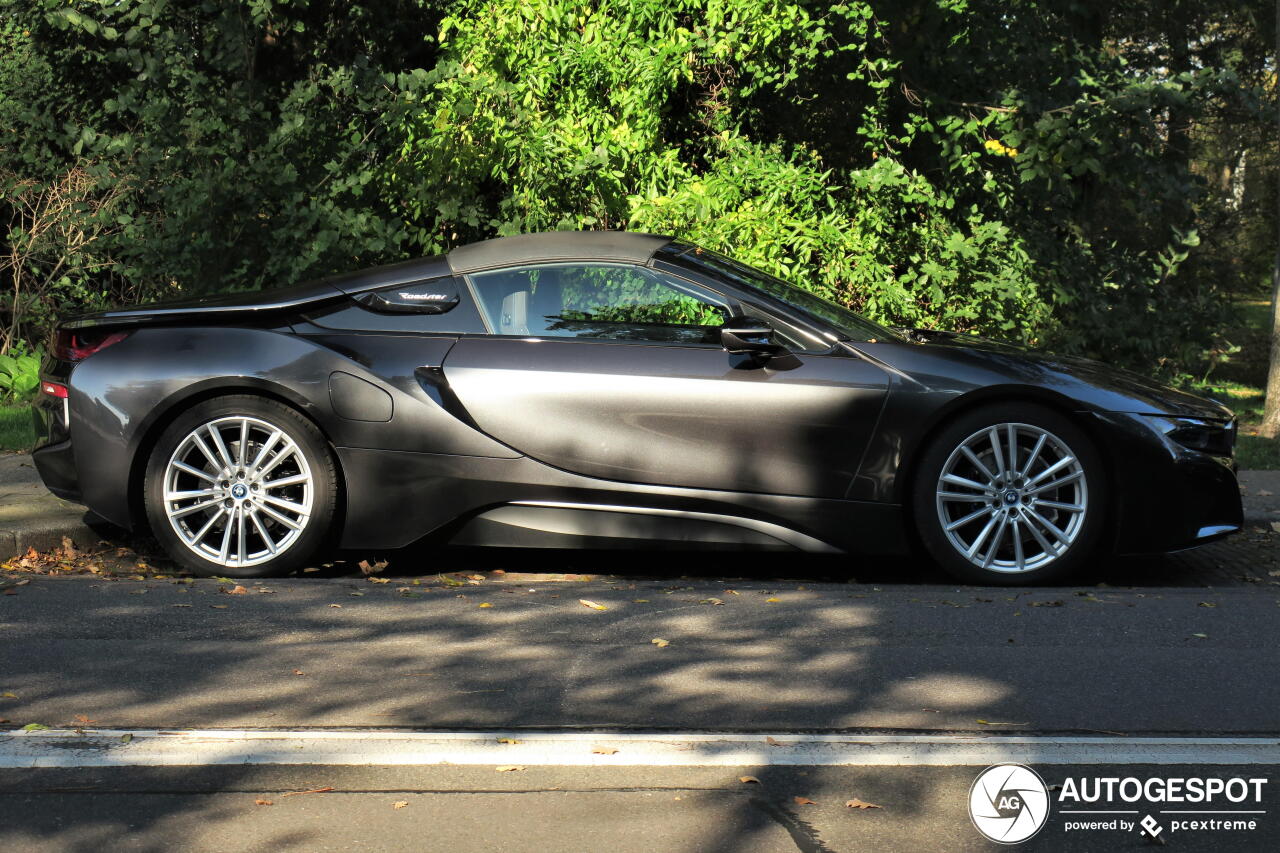 BMW i8 Roadster