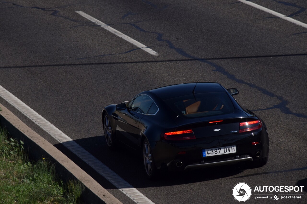 Aston Martin V8 Vantage