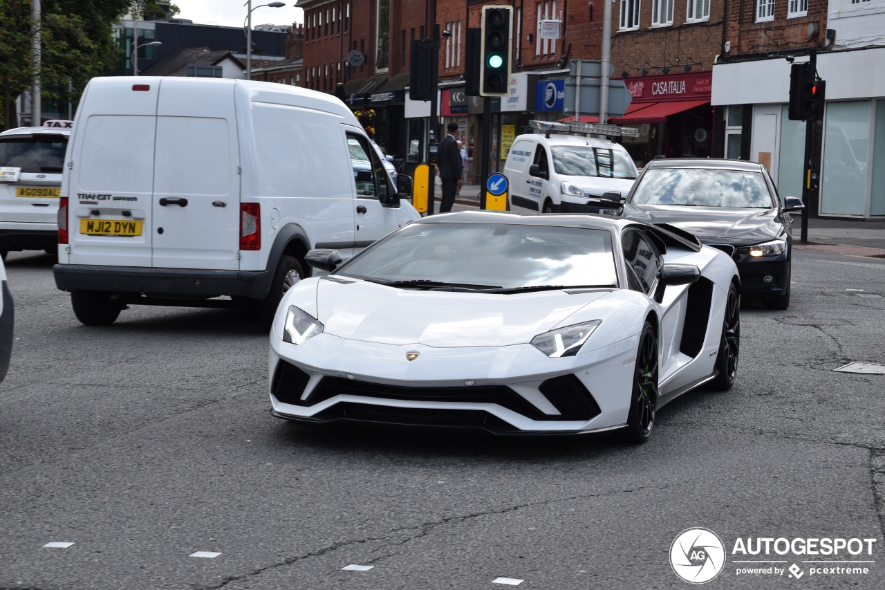 Lamborghini Aventador S LP740-4