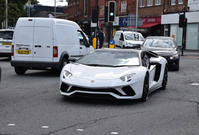 Lamborghini Aventador S LP740-4