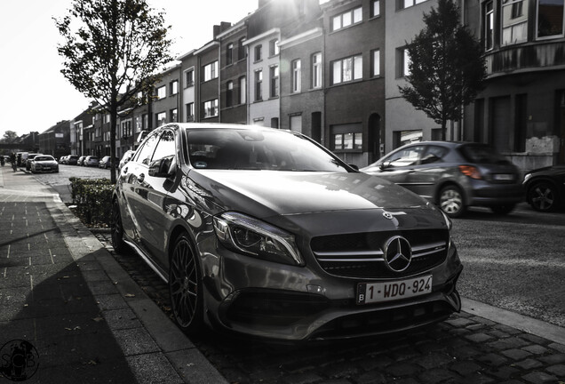 Mercedes-AMG A 45 W176 2015