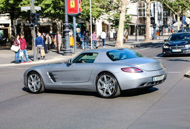 Mercedes-Benz SLS AMG