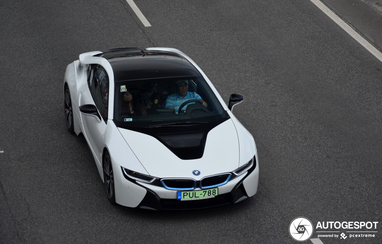 BMW i8