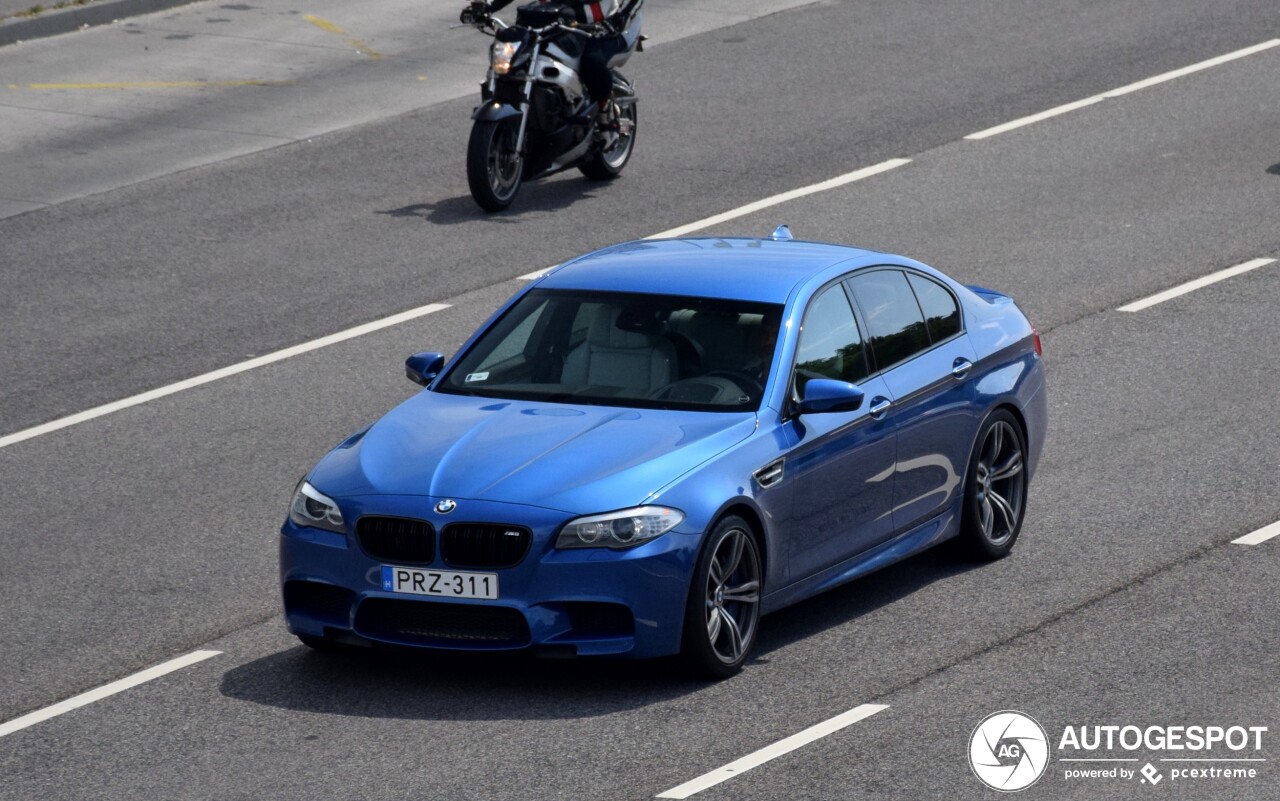 BMW M5 F10 2011