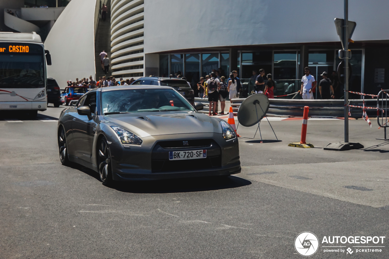 Nissan GT-R