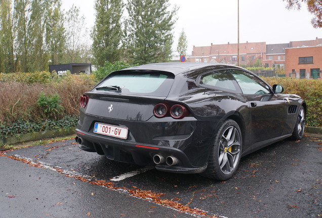 Ferrari GTC4Lusso T