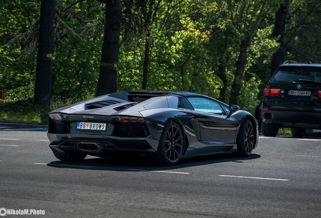 Lamborghini Aventador LP700-4 Roadster