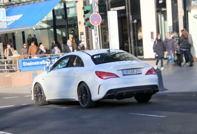 Mercedes-Benz CLA 45 AMG C117