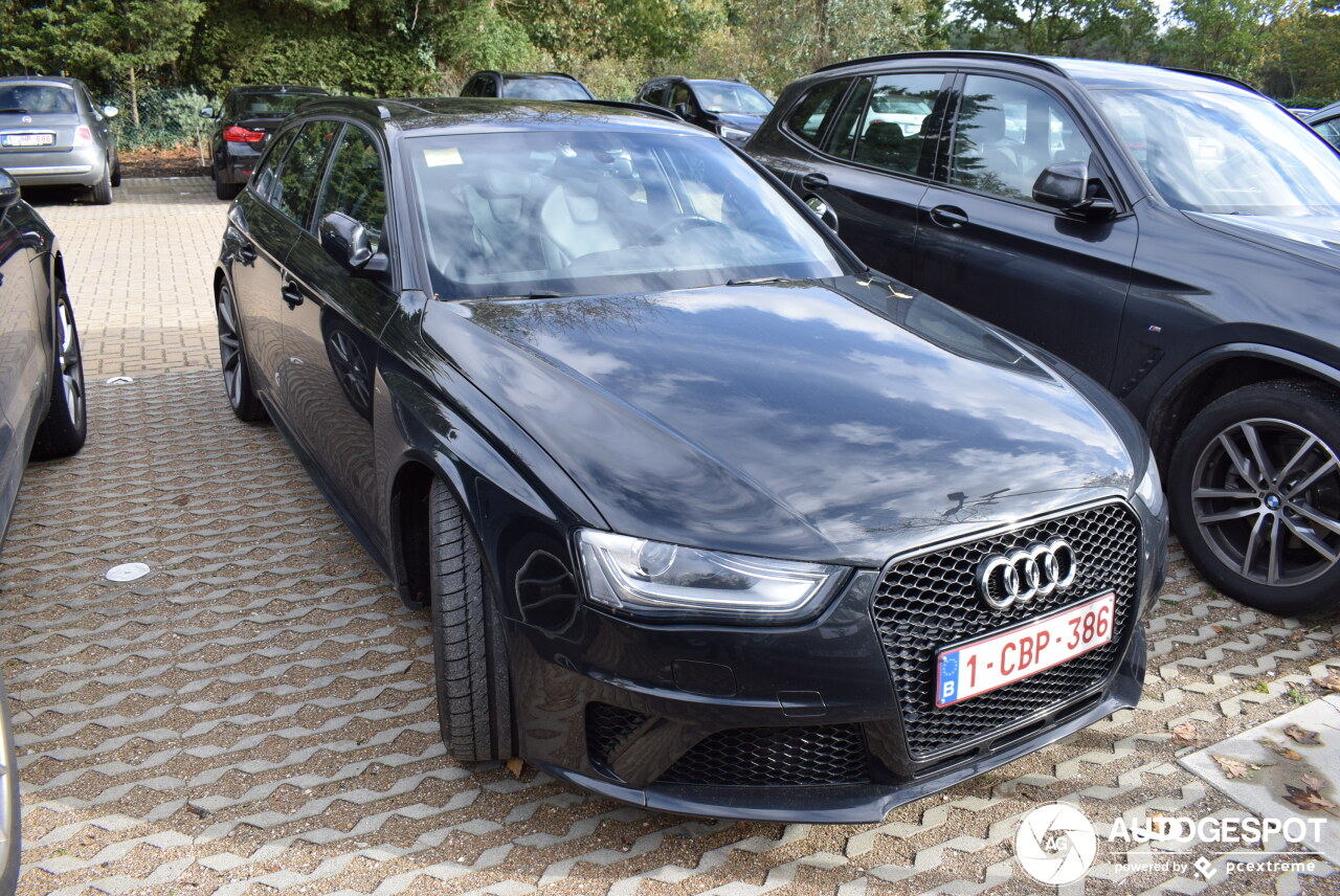 Audi RS4 Avant B8