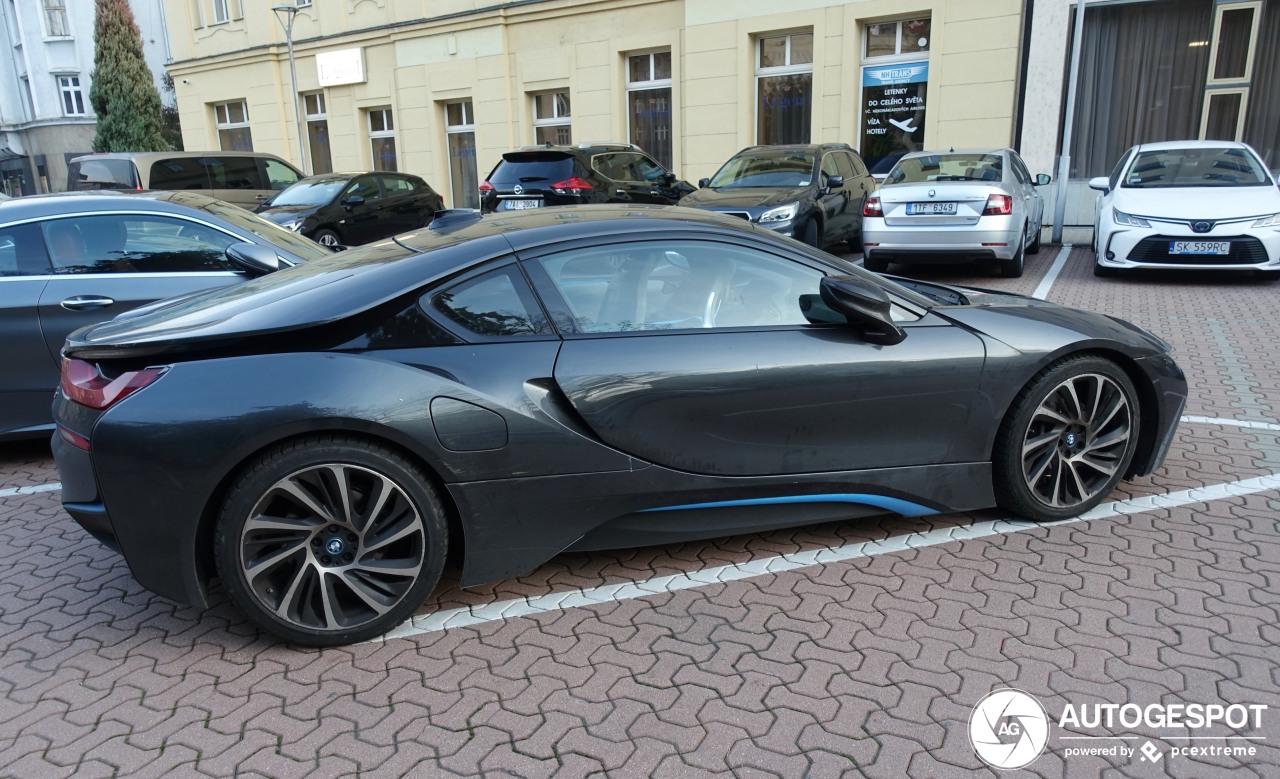 BMW i8