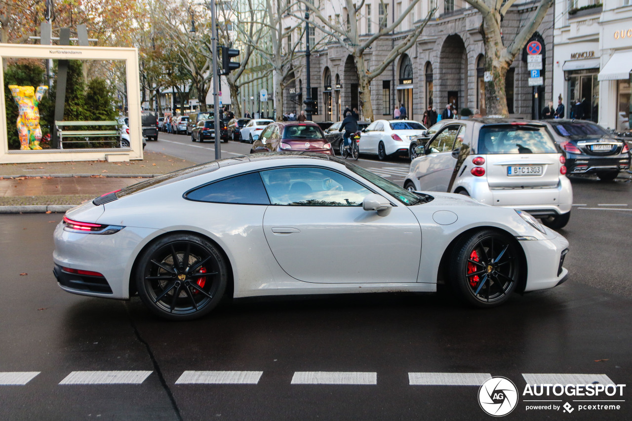 Porsche 992 Carrera 4S