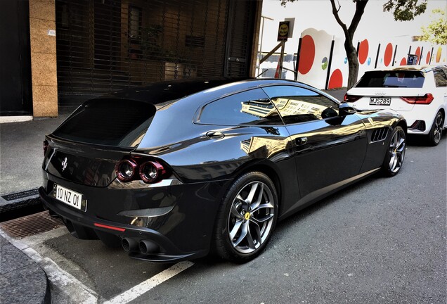 Ferrari GTC4Lusso T