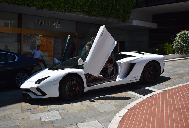 Lamborghini Aventador S LP740-4 Roadster