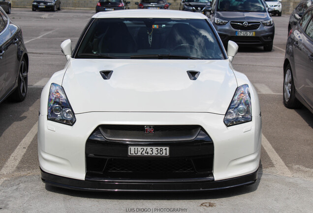 Nissan GT-R