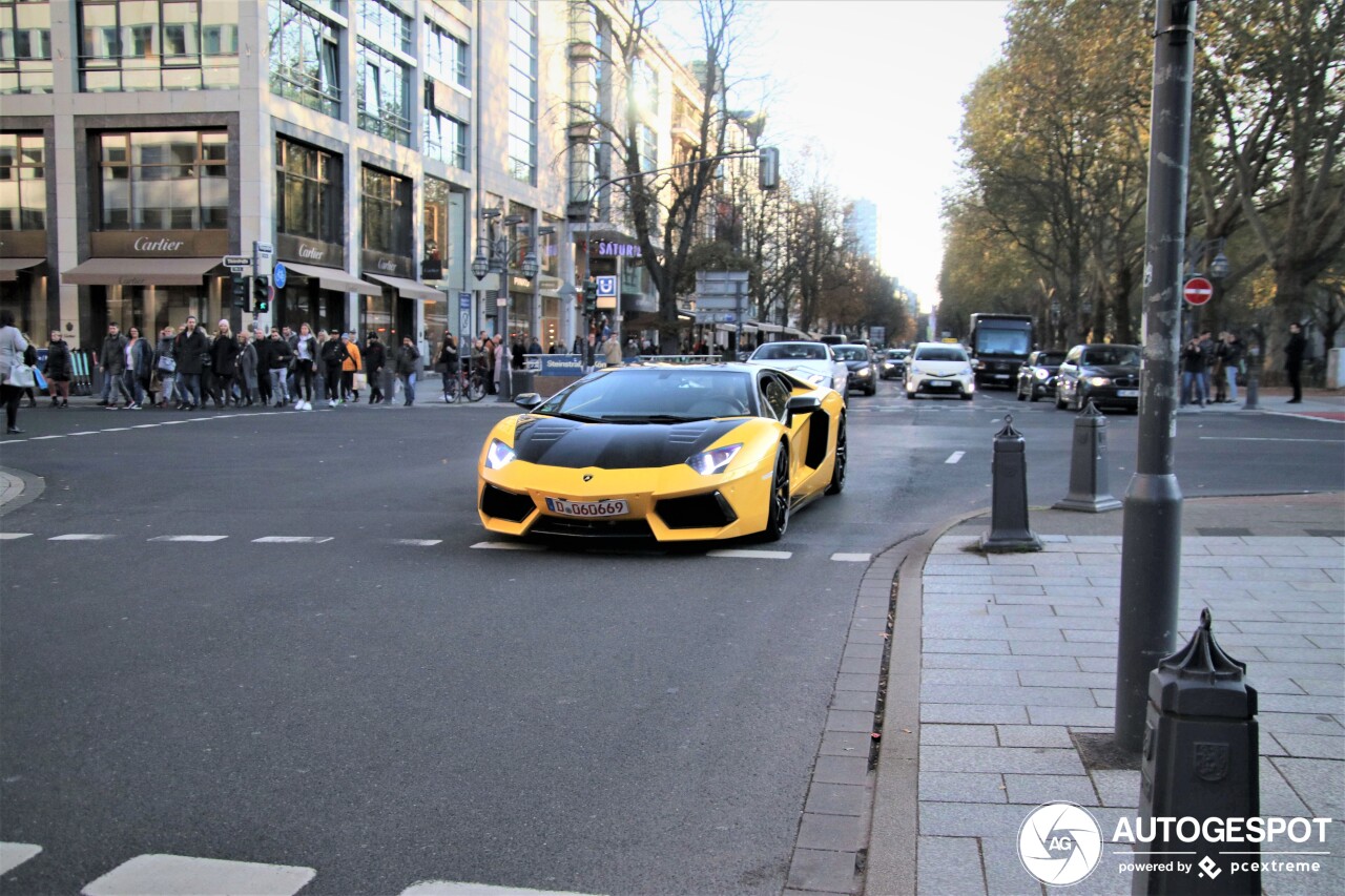 Lamborghini Aventador LP700-4