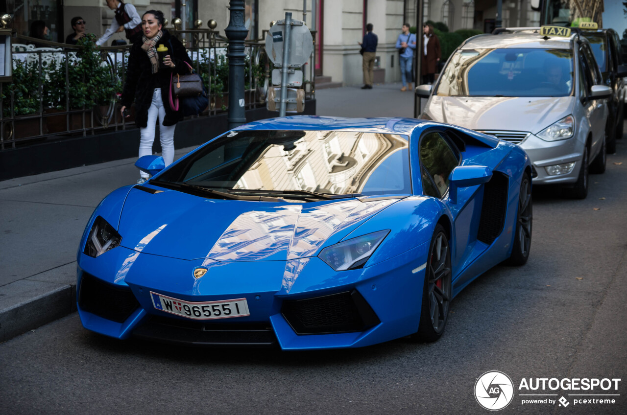 Lamborghini Aventador LP700-4