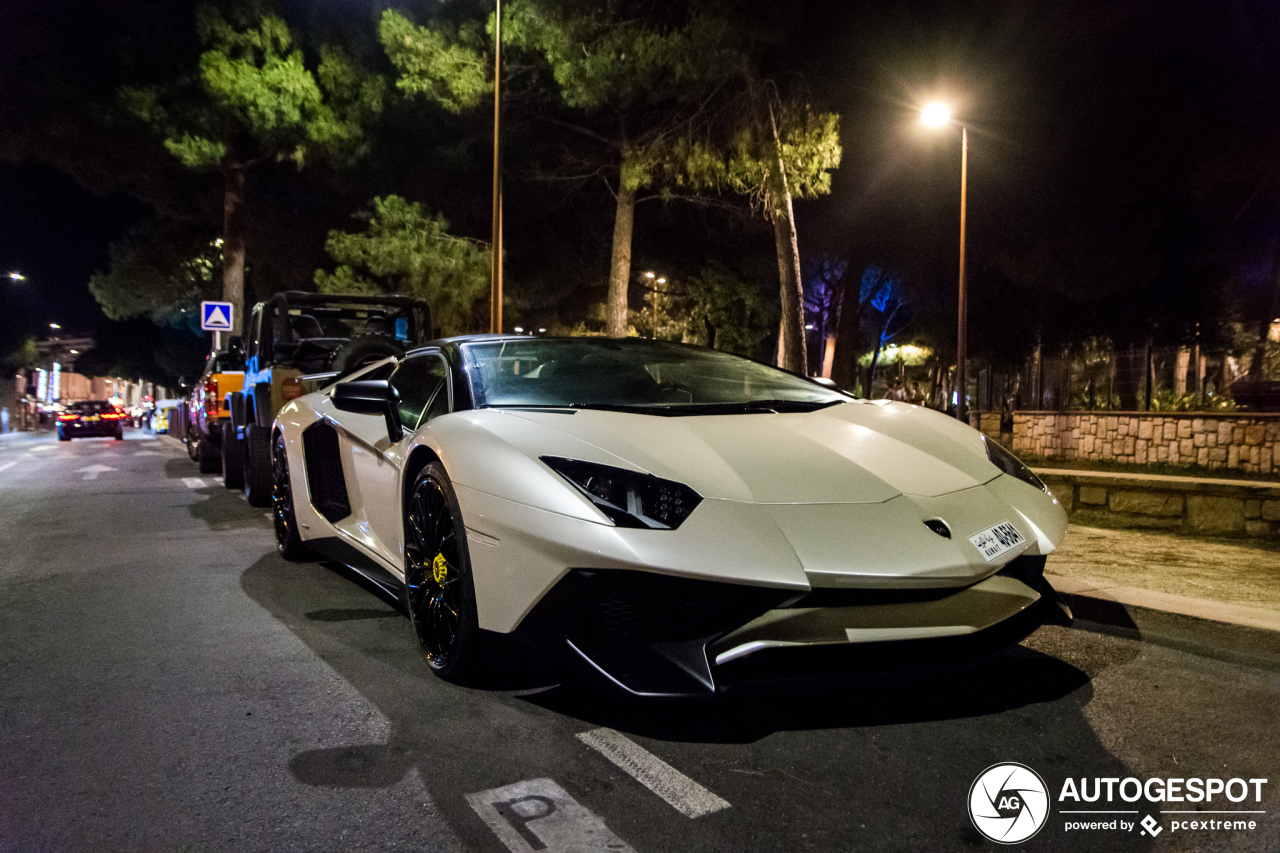 Lamborghini Aventador LP750-4 SuperVeloce Roadster