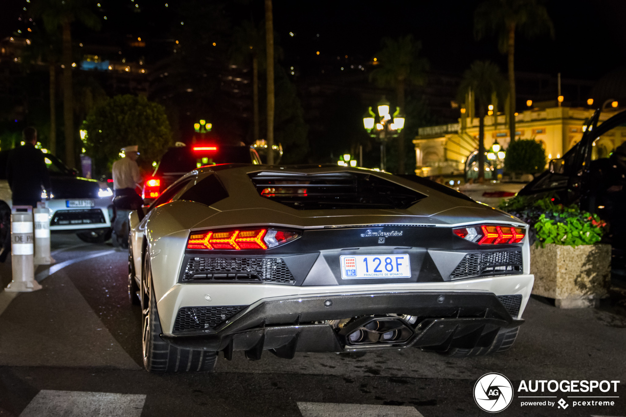 Lamborghini Aventador S LP740-4