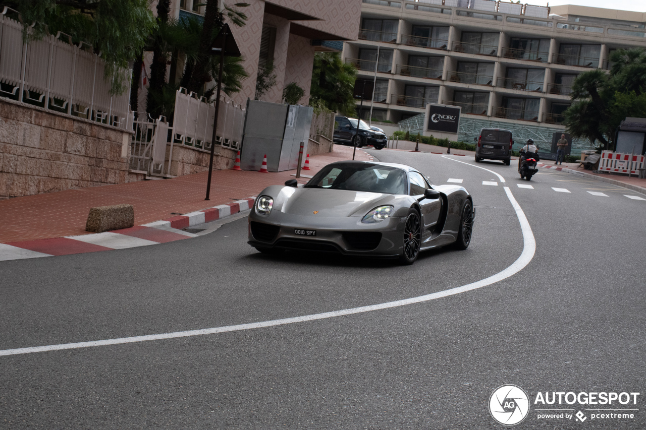 Porsche 918 Spyder Weissach Package