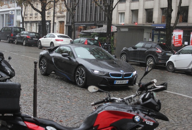 BMW i8
