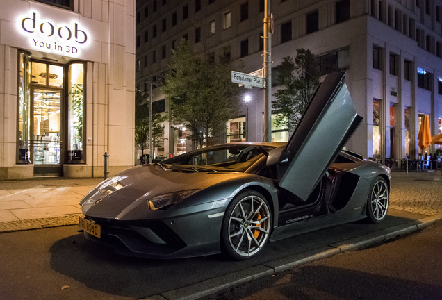 Lamborghini Aventador S LP740-4