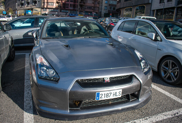 Nissan GT-R