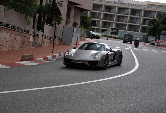 Porsche 918 Spyder Weissach Package