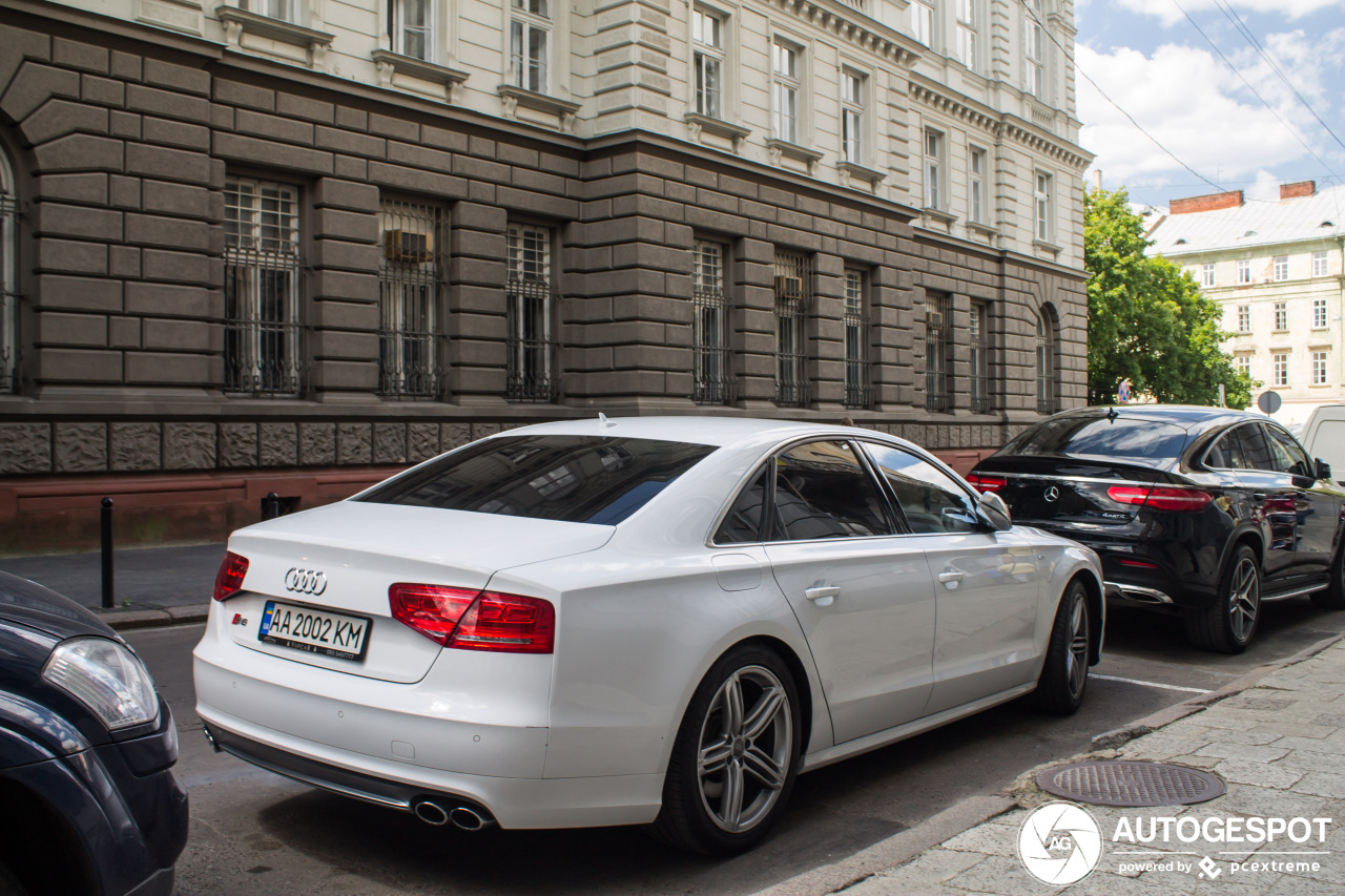 Audi S8 D4