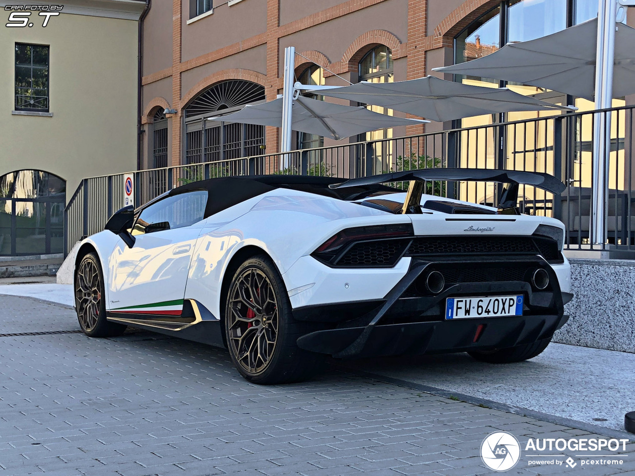 Lamborghini Huracán LP640-4 Performante Spyder