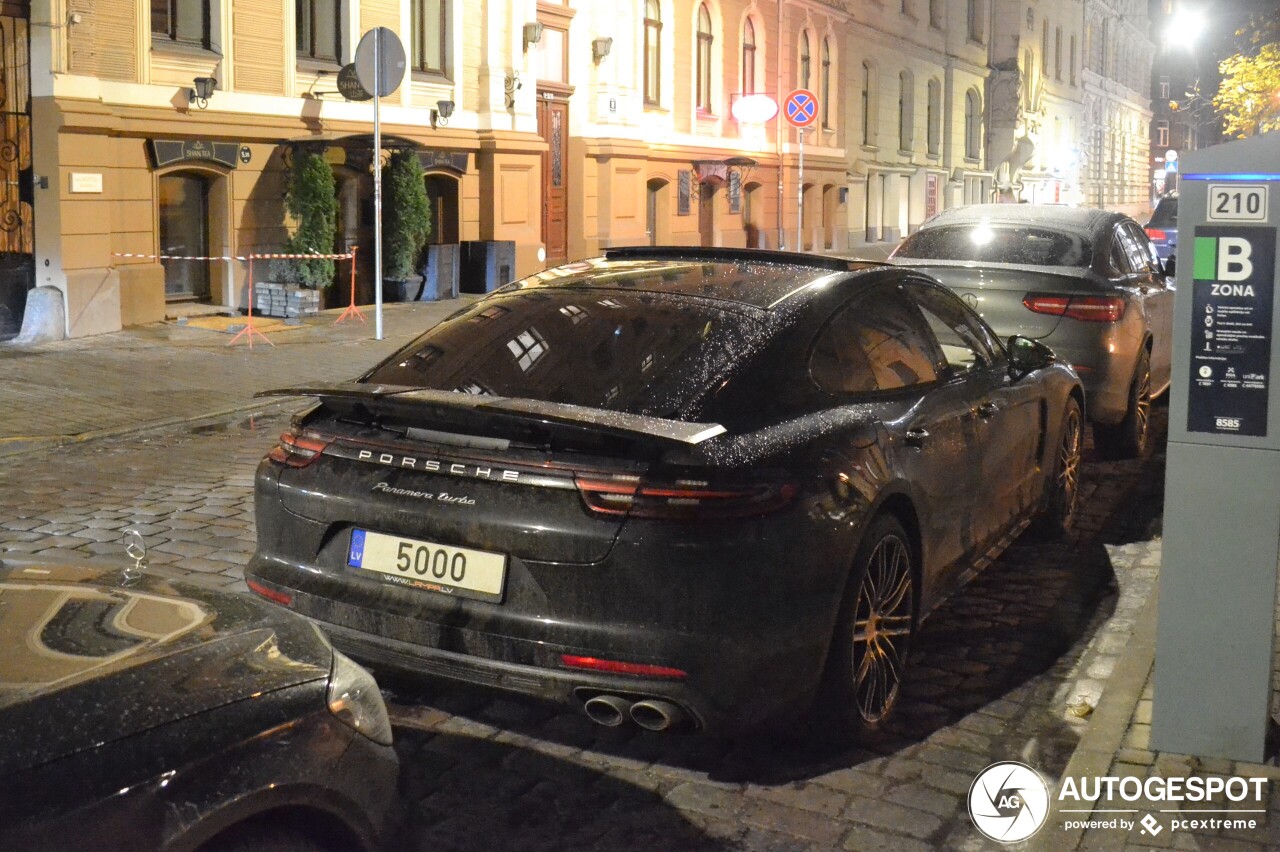 Porsche 971 Panamera Turbo