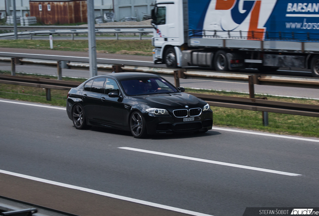 BMW M5 F10 2011