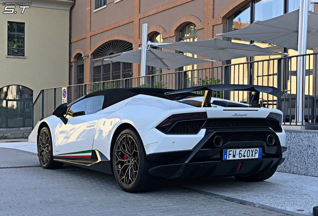 Lamborghini Huracán LP640-4 Performante Spyder