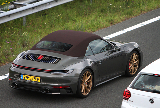 Porsche 992 Carrera 4S Cabriolet