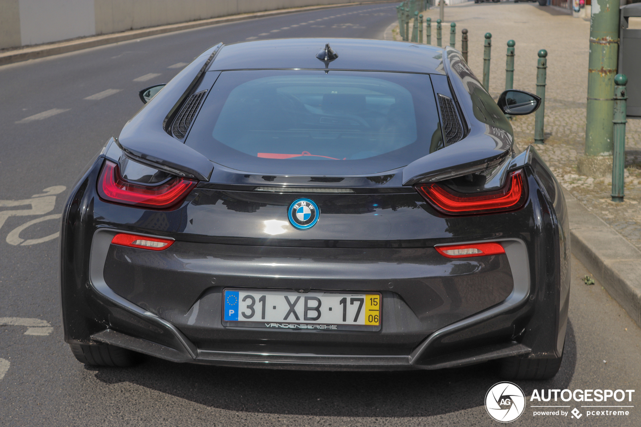 BMW i8