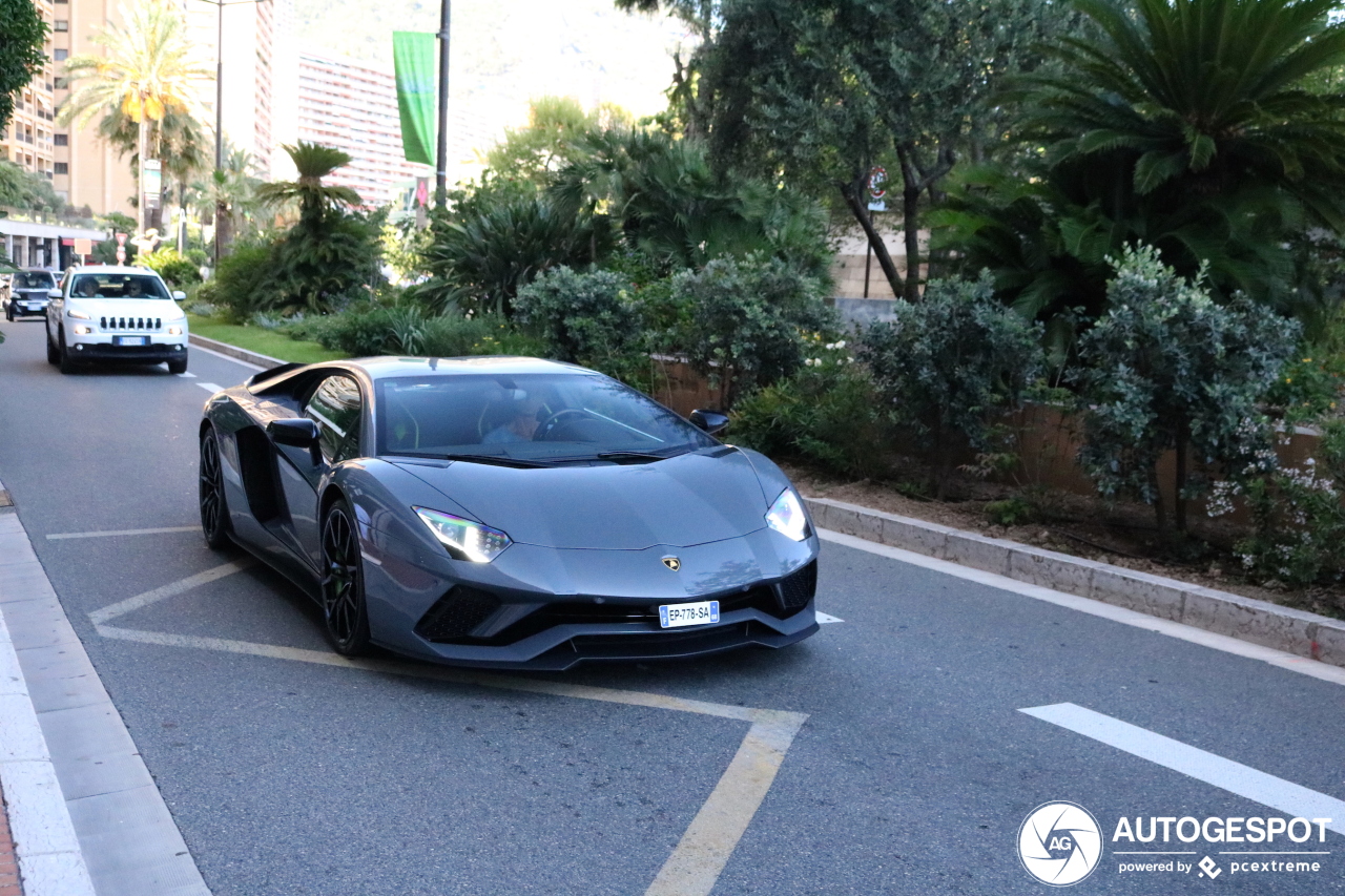 Lamborghini Aventador S LP740-4